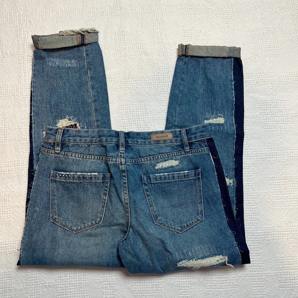 BLANKNyc Crop Boyfriend Distressed Jeans - Picture 2 of 8